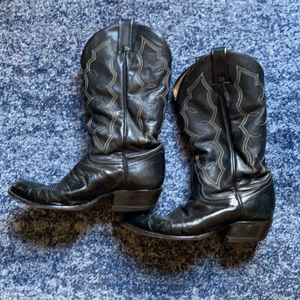 Vintage Tony Lama Black Cowboy Boots men’s Size 8; fits women’s 10.